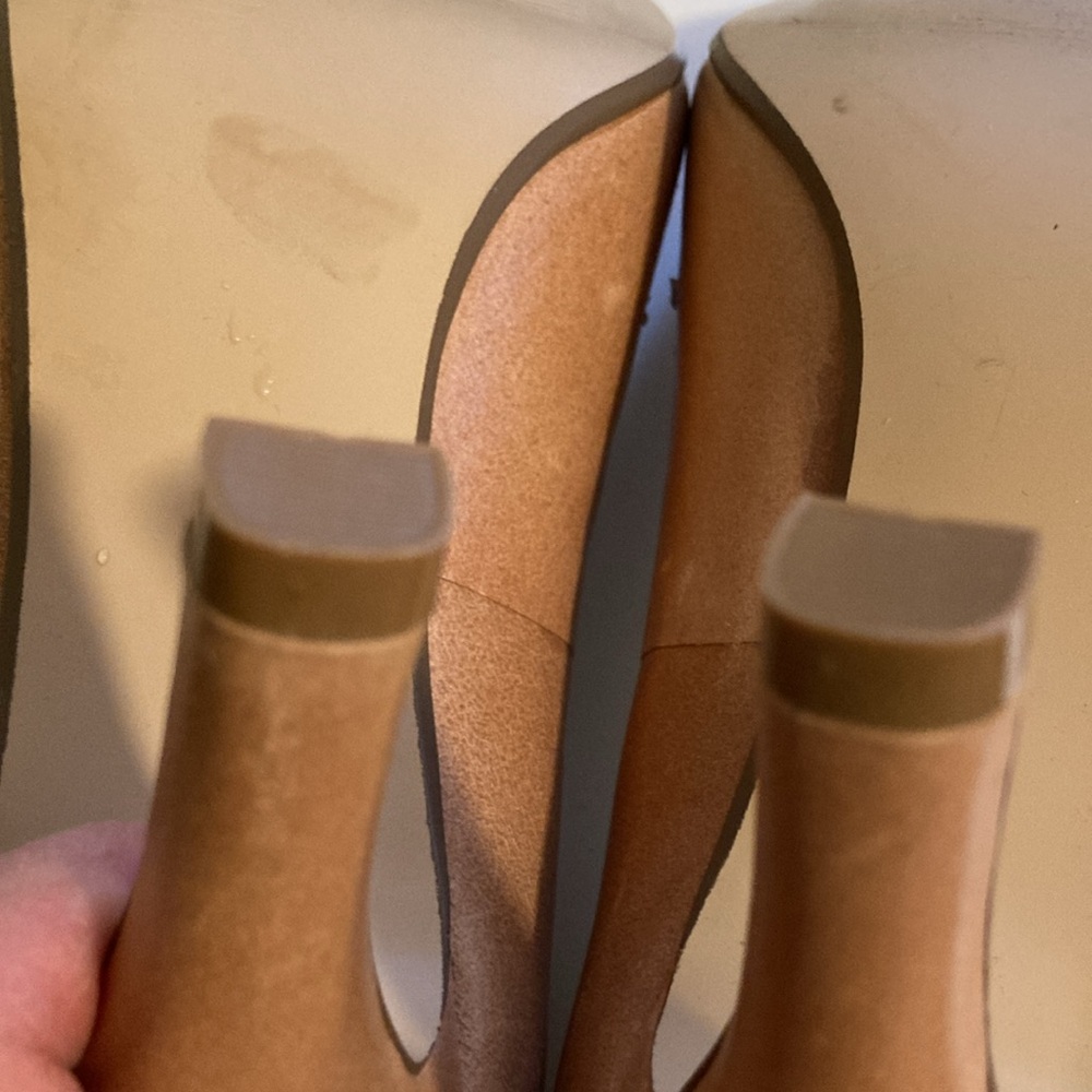 Steve Madden never worn Y2K tan leather pumps, ribbon flower embroidery, 6 1/2 - Picture 9 of 14